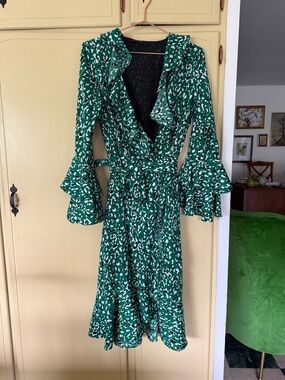 AKIRA Green & White Printed Ruffle Wrap Midi Dress